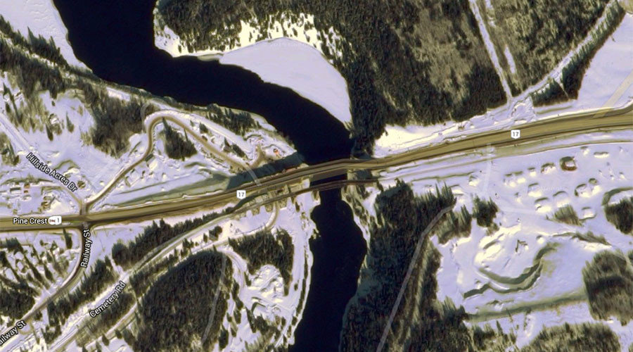 Bridge splits Canada Nipigon