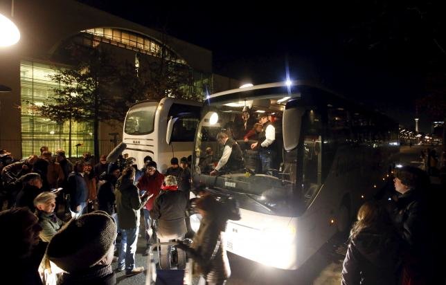 Click to enlarge Bus with refugees