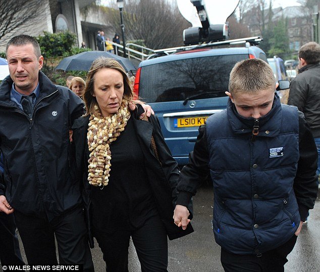 Click to enlarge Luke Grender and parents