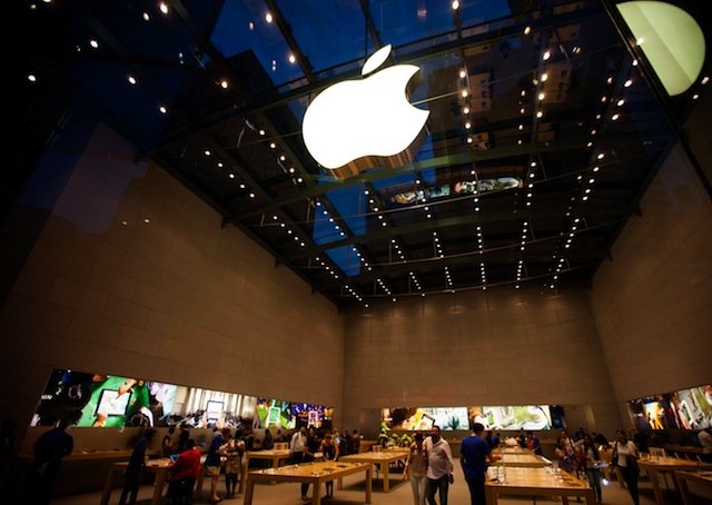 Click to enlarge Apple store