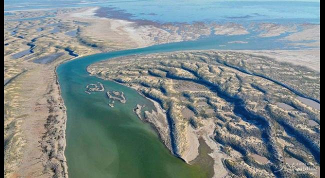  Lake Eyre in South Australia