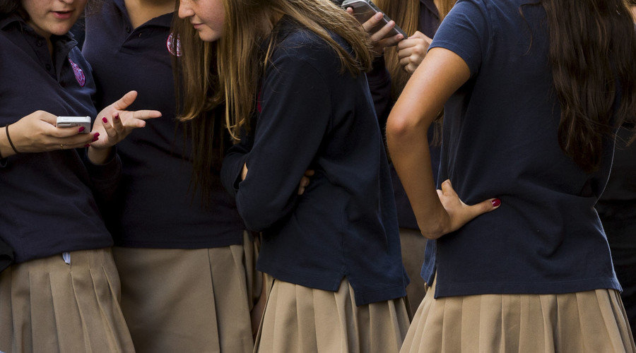 schoolgirls