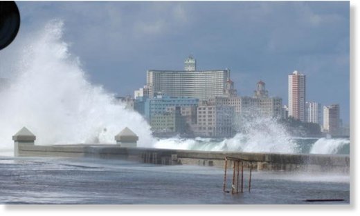 Giant wave Havana