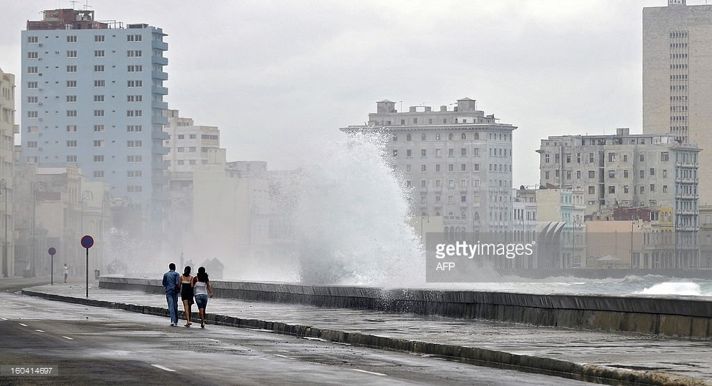 Click to enlarge large wave Cuba