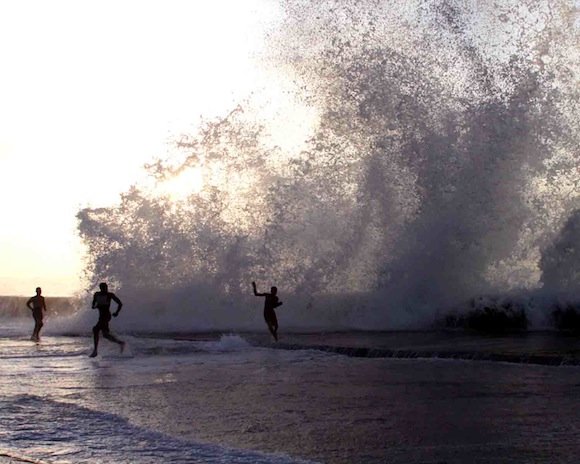 Click to enlarge wave Cuba