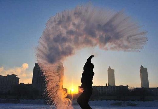 hot water freezing in air in China