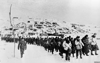 Captured German soldiers being lead to prisoner camps in Stalingrad, 1943.