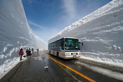 Click to enlarge Tateyama snow wall, Murudo, Japan