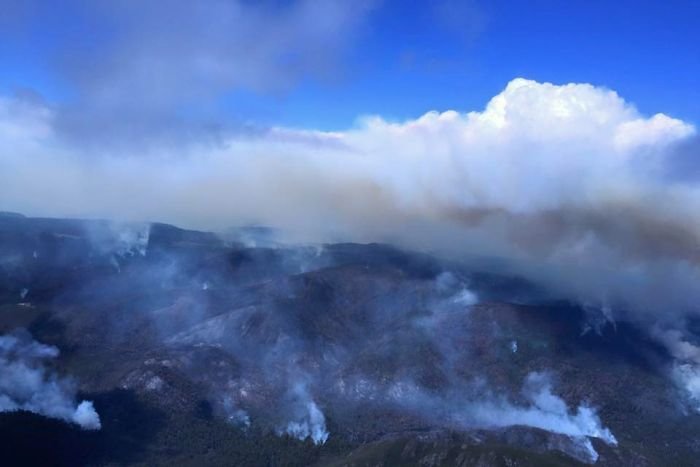 Click to enlarge Lake Mackenzie fires.
