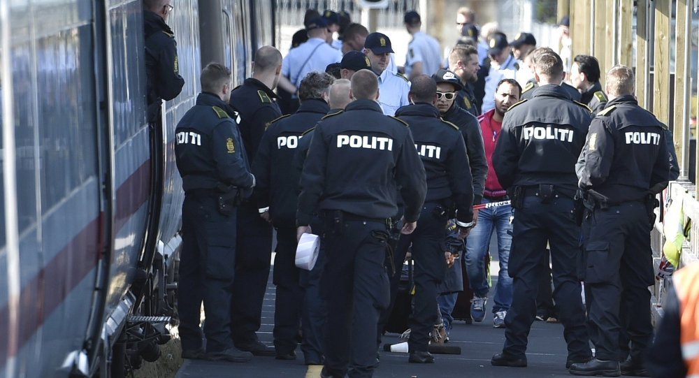 migrant police refugee