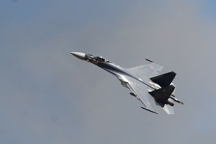 Click to enlarge Russian Sukhoi Su-27 Flanker fighter