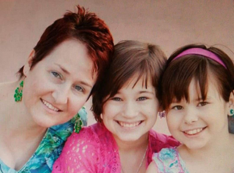 Melissa Diegel with daughters medical kidnap