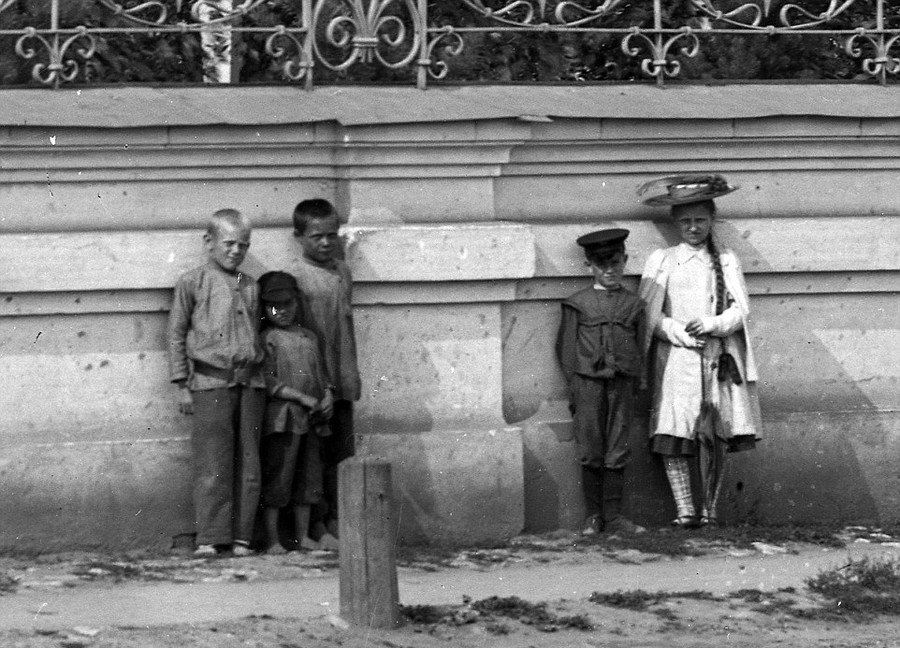 Click to enlarge mystery girl old photos siberia