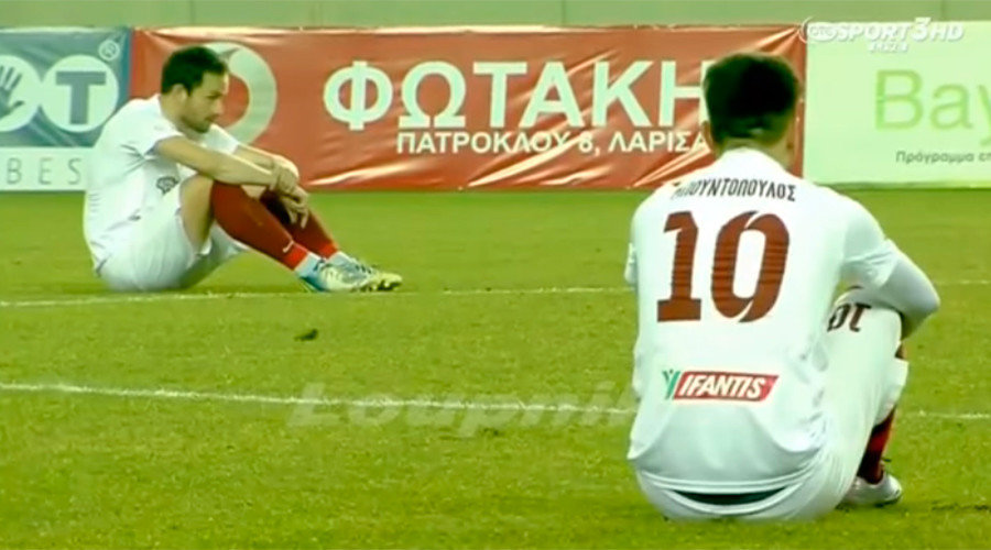 greek footballers protest refugee crisis