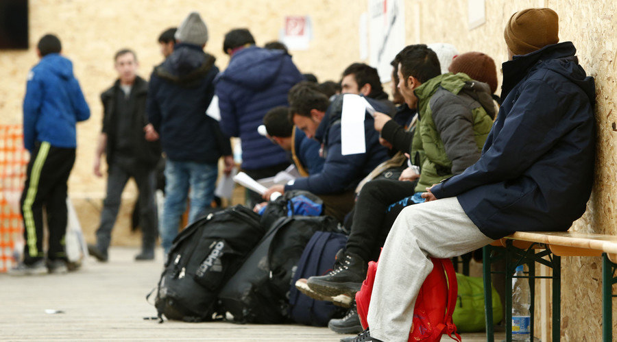 Click to enlarge european migrants