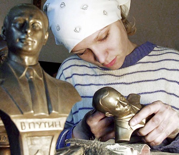Click to enlarge Bronze Putin sculpture
