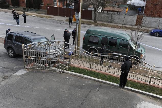 Click to enlarge SUV hits gate