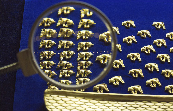 9,300 decorative gold pieces 
