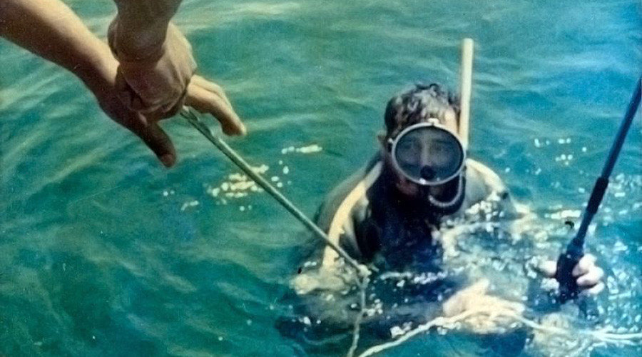 Click to enlarge Fidel Castro scubadiving