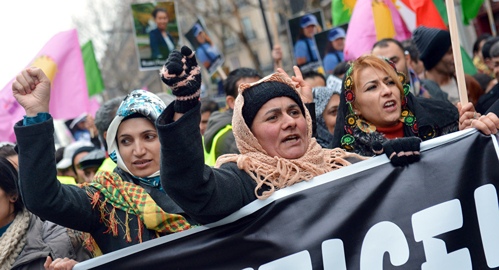 kurdish women protest in france