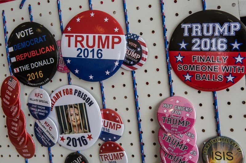 Click to enlarge Trump campaign buttons