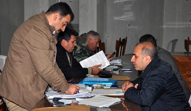 Militants laying down arms