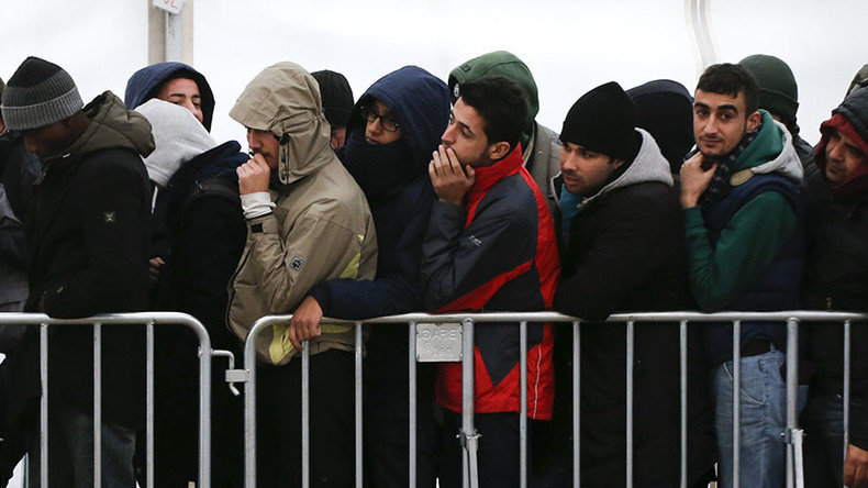 refugees in line