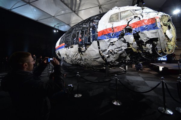 Click to enlarge mh17 crash