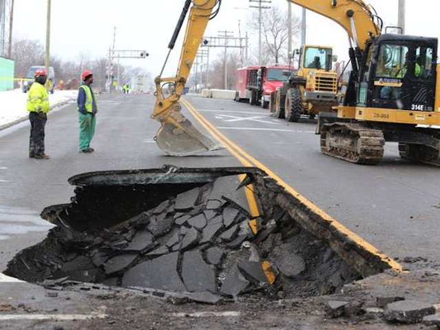 Click to enlarge Detroit sinkhole