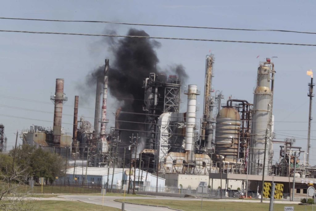 Click to enlarge pasadena texas oil refinery explosion 2016