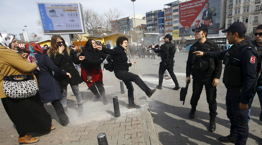 Click to enlarge Turkish female protestors