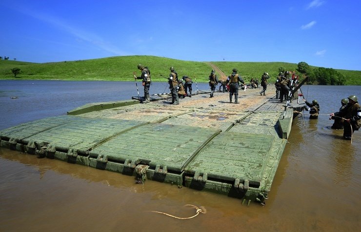 Click to enlarge Russian military bridge
