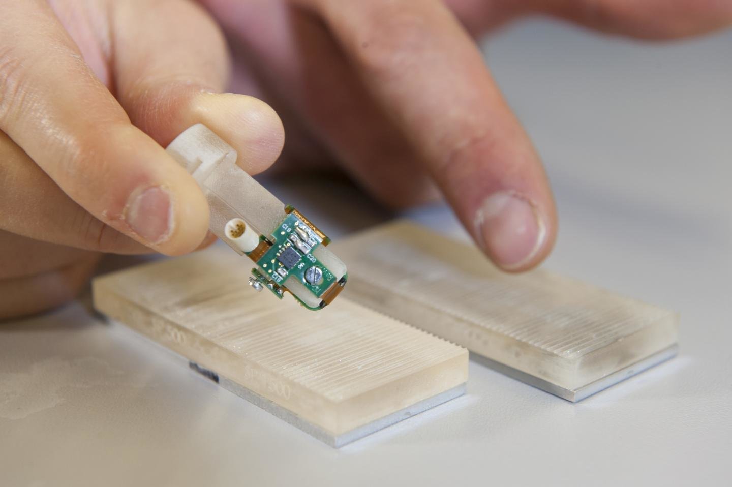 Click to enlarge bionic fingertip