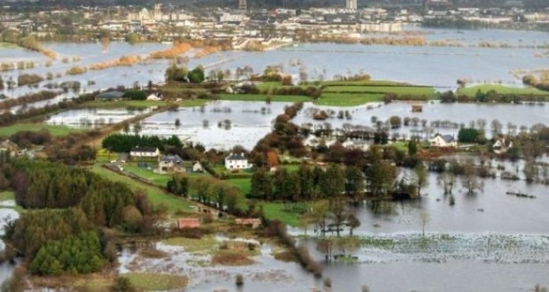 Click to enlarge Irish floods