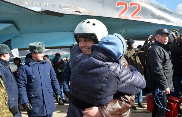 Click to enlarge russian pilots welcome home