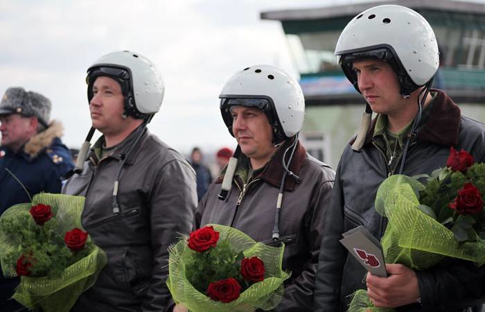 russian pilots welcome home