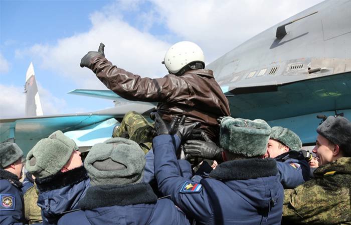 Click to enlarge russian pilots welcome home