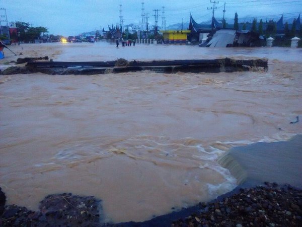 Click to enlarge Floods in Padang, Indonesia, March 2016.