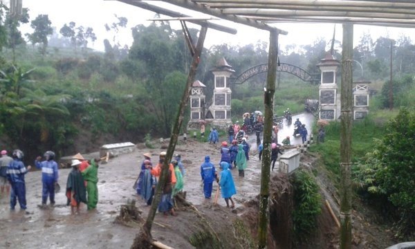 Floods in Magelang, Indonesia, March 2016. 