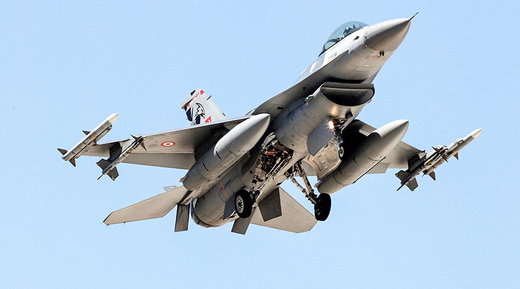 Turkish F-16 fighter jet