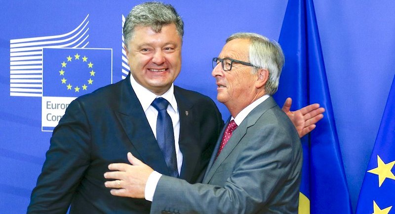 Click to enlarge Poroshenko and Juncker