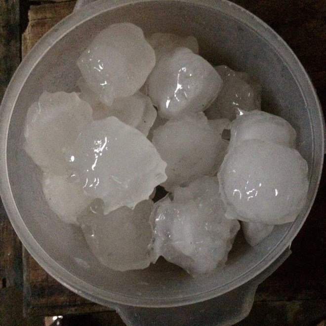  Many hailstones were 10 to 15 centimeters across, according to locals.