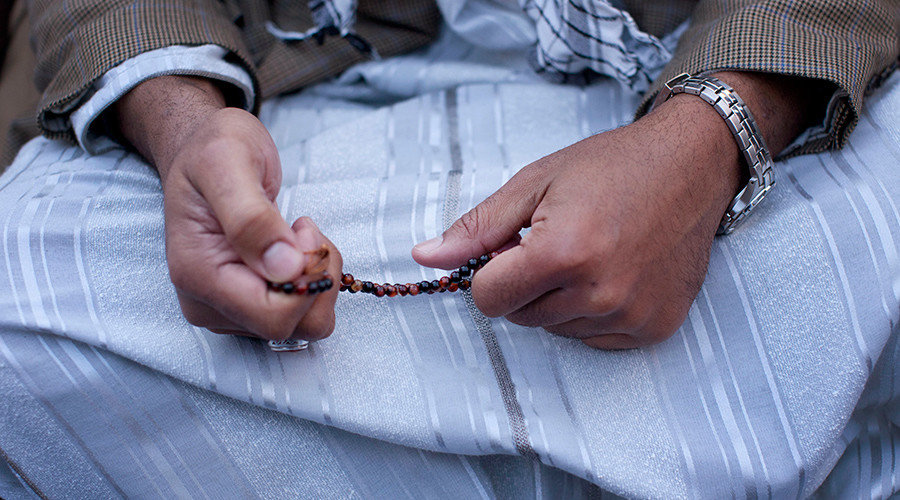 muslim praying