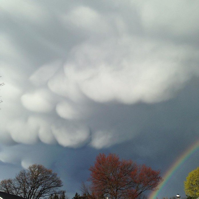 Mammatus clouds