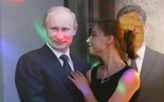 Life-size picture of Putin