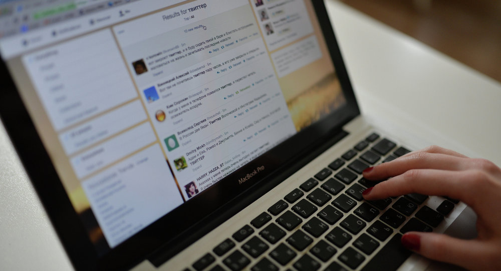 woman using computer information war