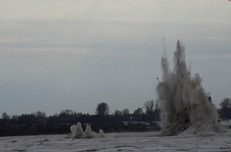 Click to enlarge Ice jam blasts in Russia.
