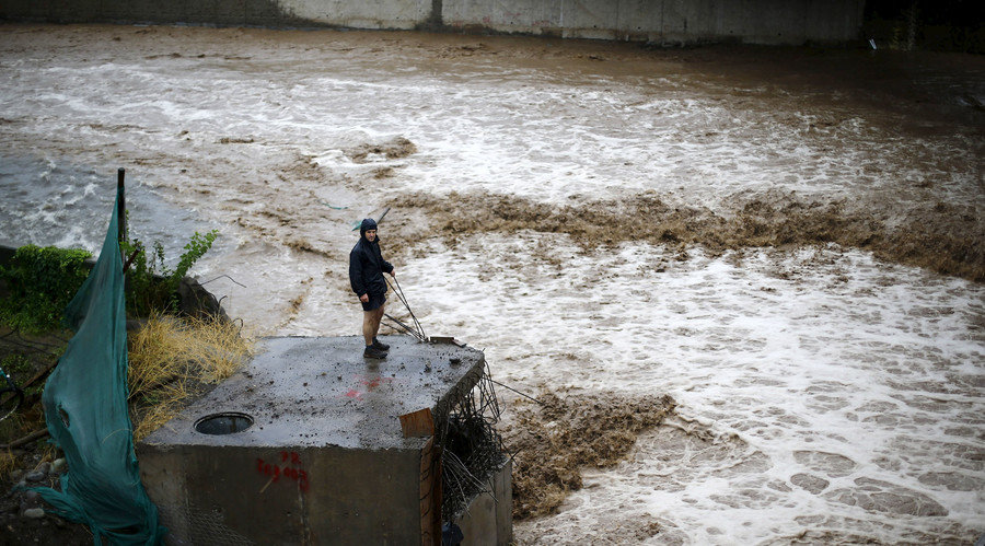 Man next to river in Santiago