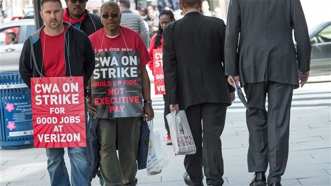 Striking Verizon workers in DC