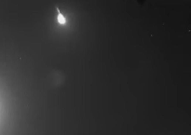  meteor fireball April 2016